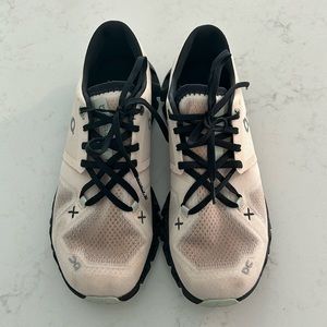 Women’s on cloud X shoes size 7.5
